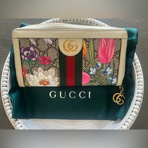 Gucci GG Supreme Monogram Flora Ophidia Zip Around Wallet White